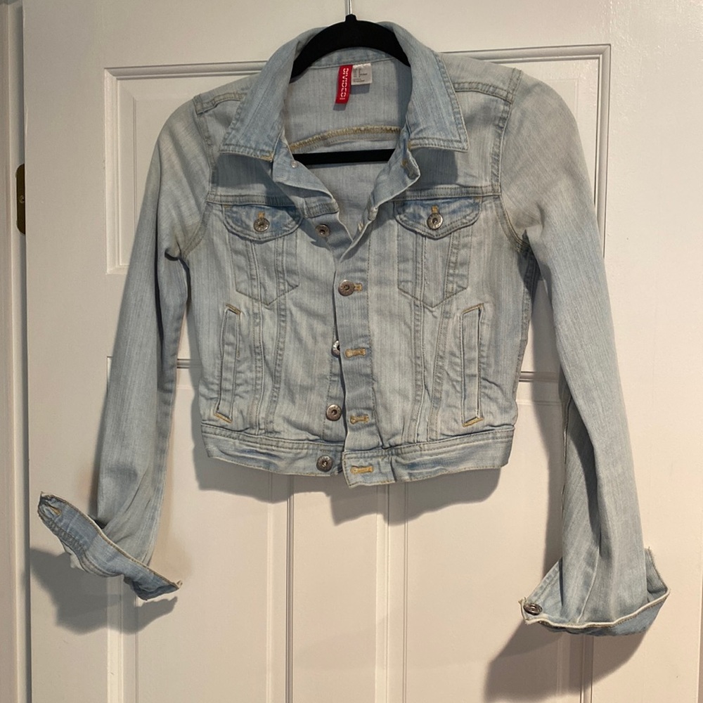 Distressed denim jacket! Size 6 from H&M